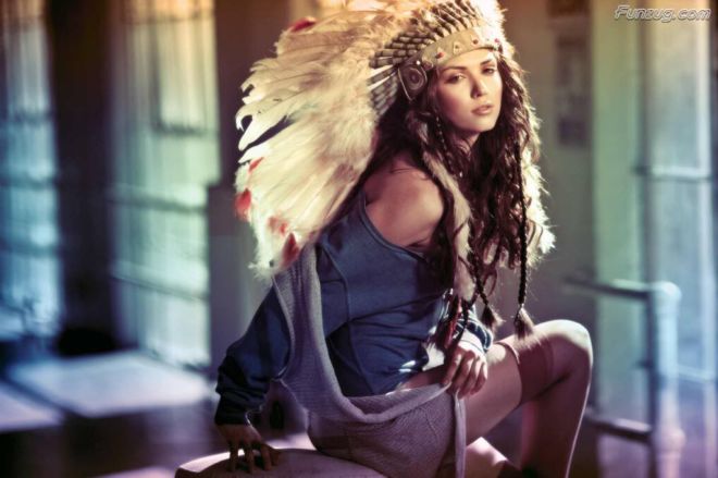 Click to Enlarge - Bollywood Beauty Urvashi Sharma Wallpapers