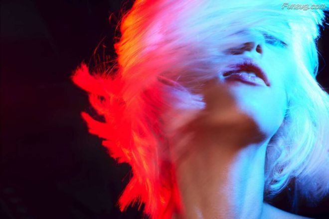 Click to Enlarge - Bollywood Beauty Urvashi Sharma Wallpapers