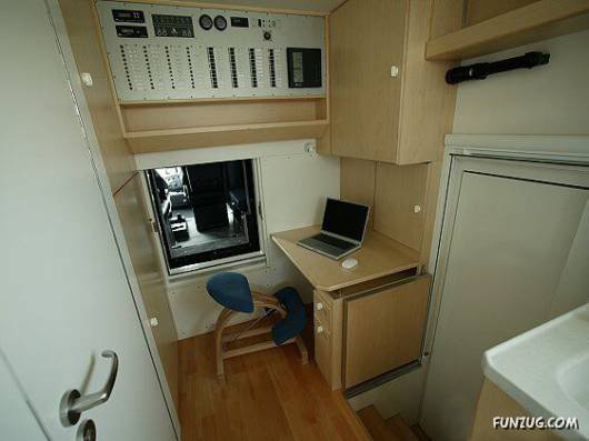 Amazing Home Inside a Truck
