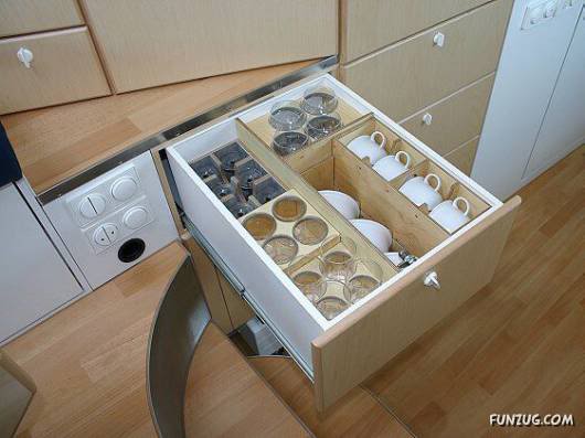 Amazing Home Inside a Truck