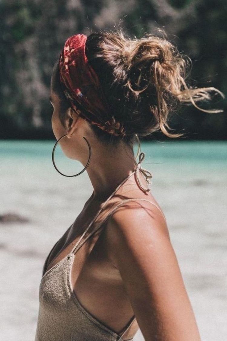 Quick Hairstyles That Are Easy For Ladies To Make Them Look Stylish