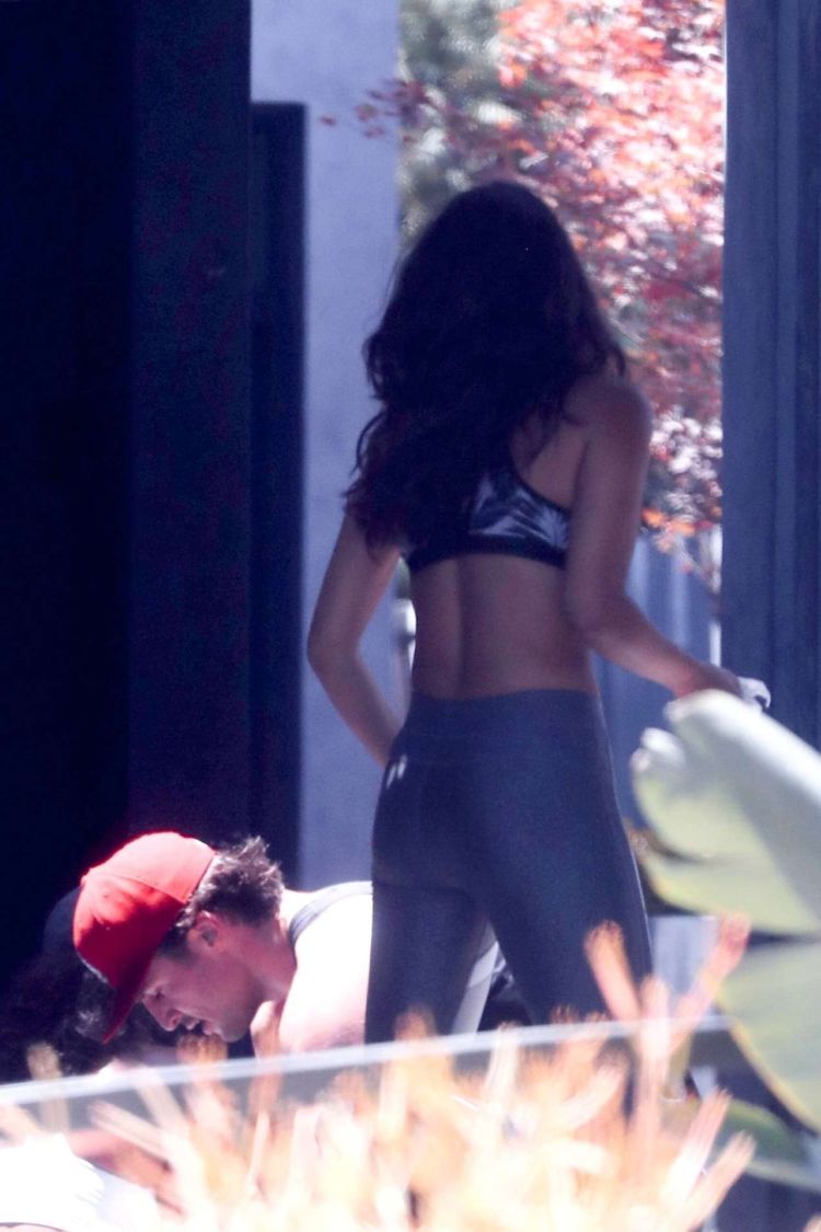 Stunning Eiza Gonzalez In Sporty Outfit Out In Los Feliz