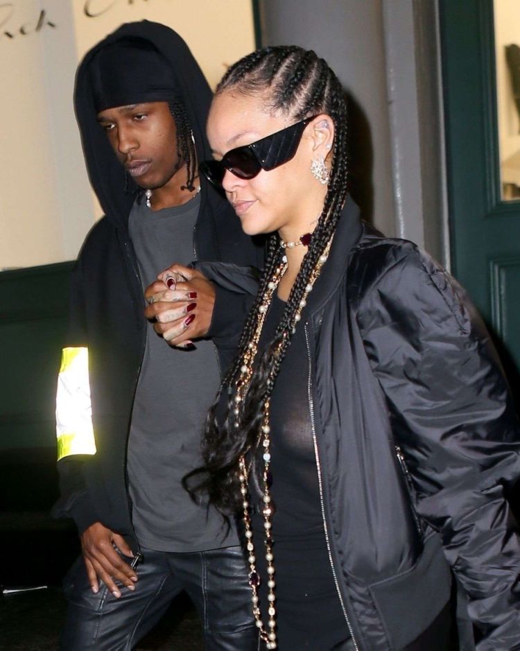 Rihanna Spotted In A Black Outfit In New York