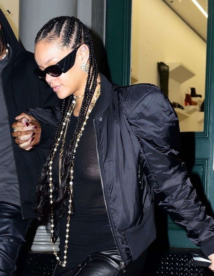 Rihanna Spotted In A Black Outfit In New York