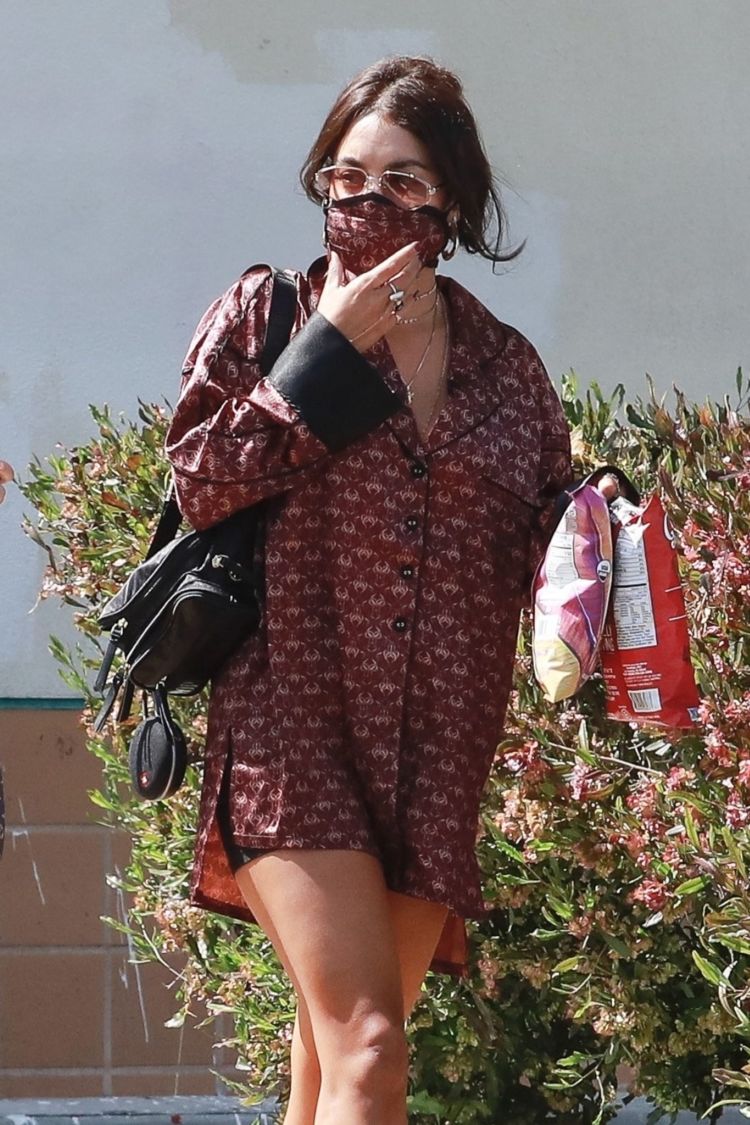 Vanessa Hudgens Candids At A Coffee Shop With A Friend In Los Angeles