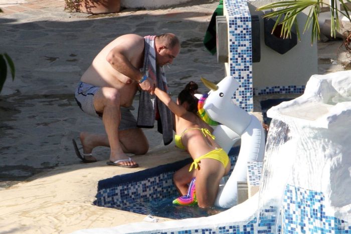 Alessia Macari Enjoying In Yellow Bikini At The Poolside In Benevento