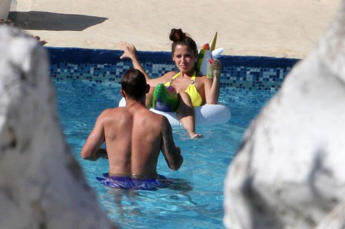 Alessia Macari Enjoying In Yellow Bikini At The Poolside In Benevento