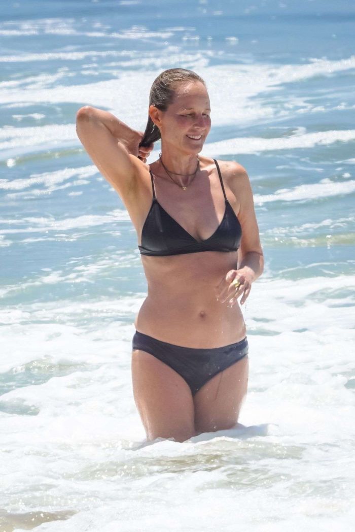 Helen Hunt Candids In Bikini At A Beach In Malibu