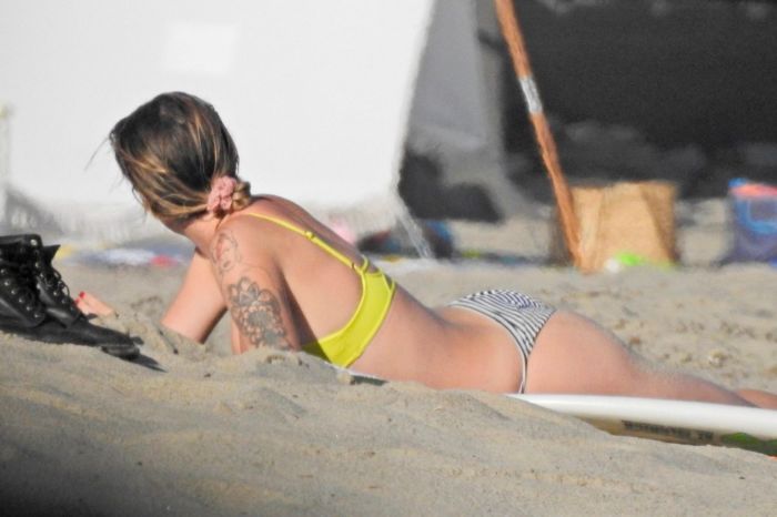 Ireland Baldwin Enjoying Bikini Vacation At The Beach In Malibu