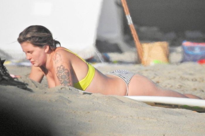 Ireland Baldwin Enjoying Bikini Vacation At The Beach In Malibu