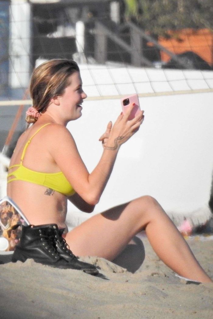 Ireland Baldwin Enjoying Bikini Vacation At The Beach In Malibu