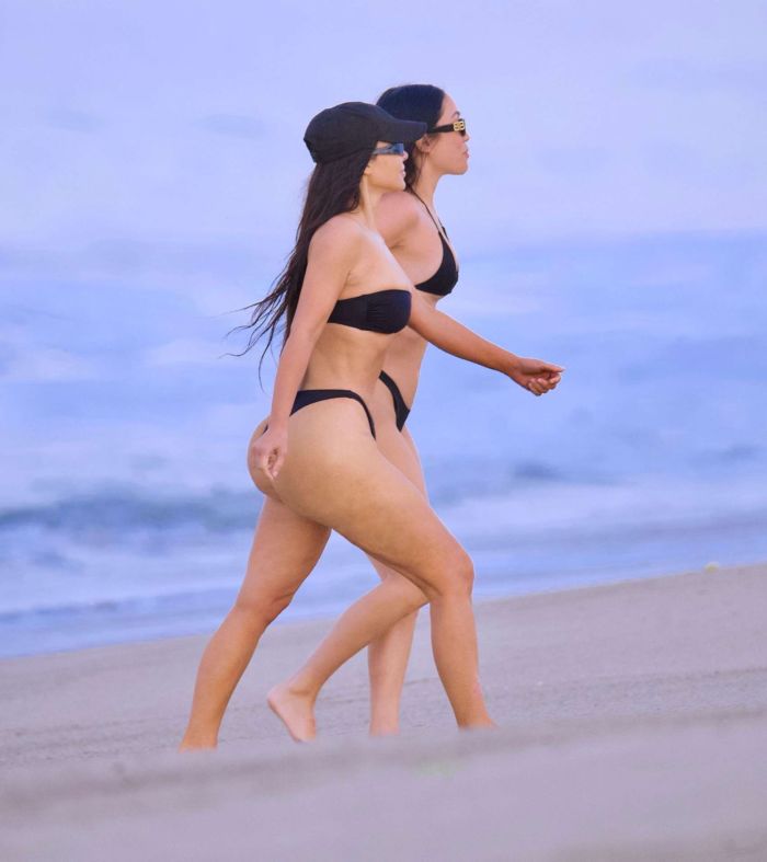 Kim Kardashian In A Black Bikini At The Beach In Malibu