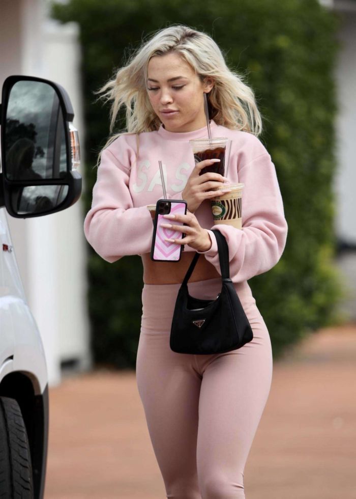 Tammy Hembrow Candids In Tights At A Gas Station In Gold Coast