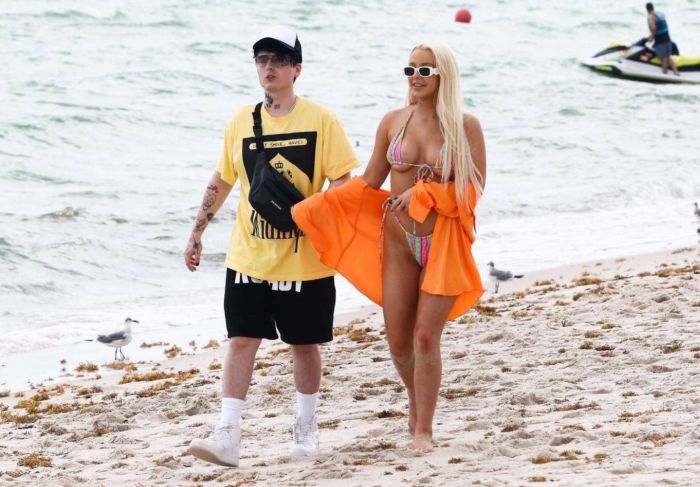 Tana Mongeau In Bikini With Friends On The Beach In Miami