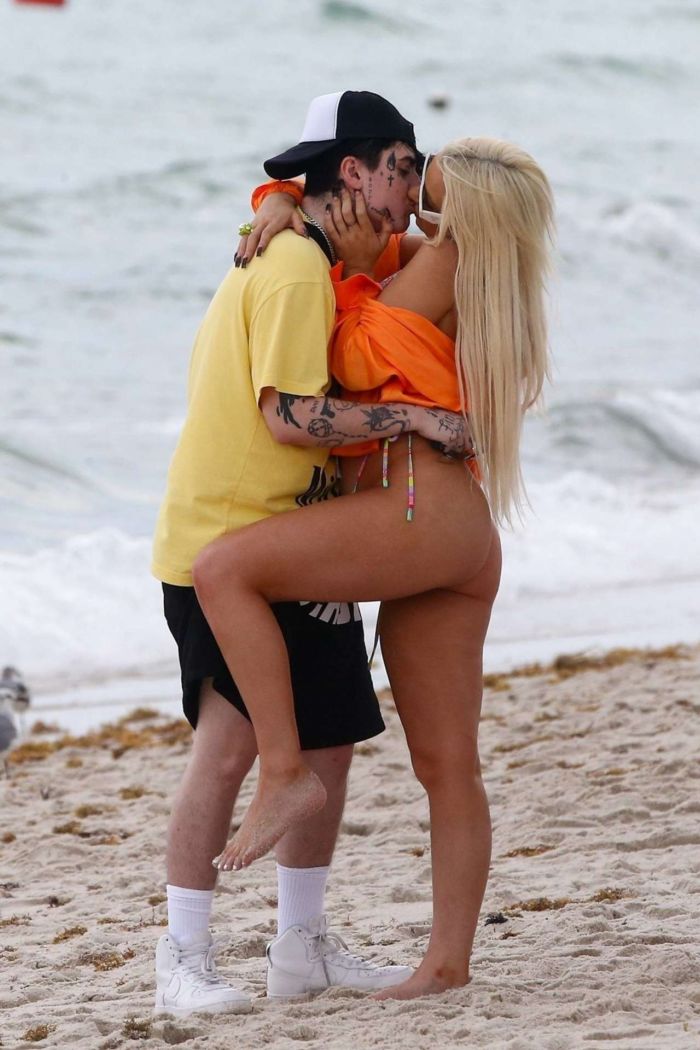 Tana Mongeau In Bikini With Friends On The Beach In Miami